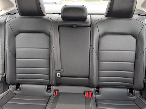 Used 2022 Volkswagen Jetta SE FWD image 13
