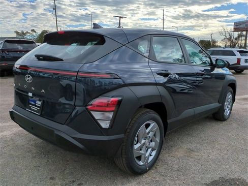 New 2026 Hyundai Kona SE image 5