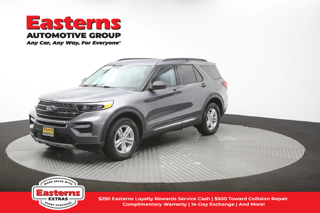 Used 2023 Ford Explorer XLT w/ Equipment Group 202A AWD/4WD image 57