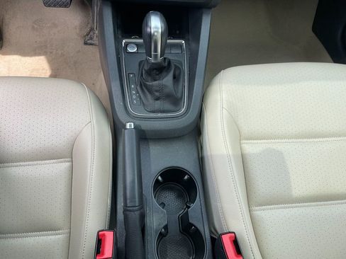 Used 2015 Volkswagen Jetta SE FWD image 21