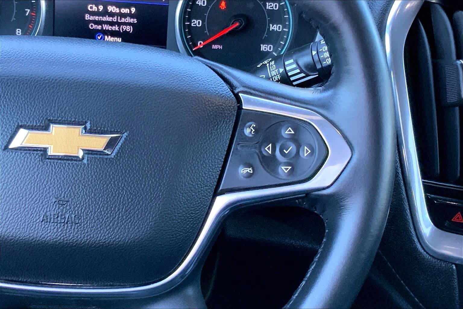 Used 2022 Chevrolet Traverse LT FWD image 25