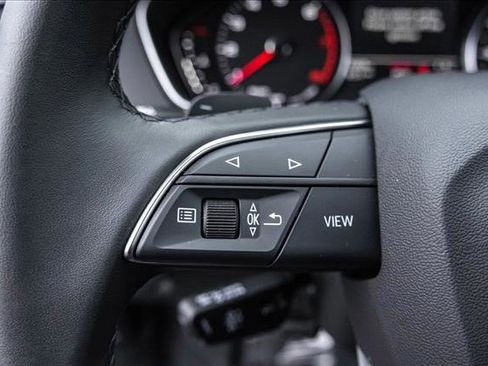 Certified 2025 Audi Q5 2.0T Premium image 14