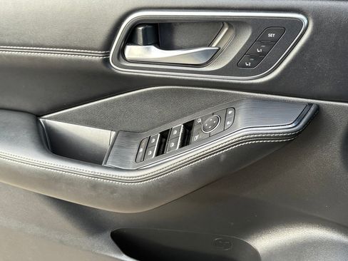 Certified 2021 Nissan Rogue Platinum image 28