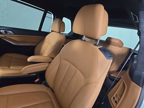 Certified 2022 BMW X7 xDrive40i w/ M Sport Package image 17