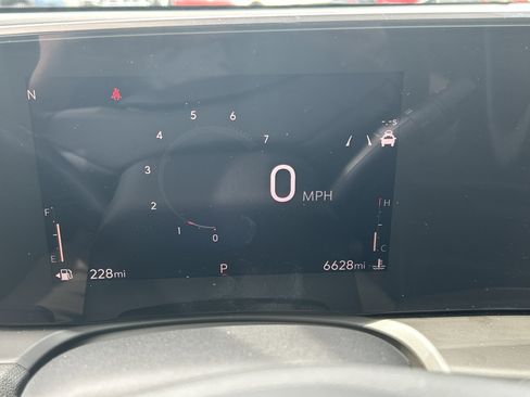 Used 2024 Buick Encore GX Avenir w/ Avenir Convenience Package AWD/4WD image 24