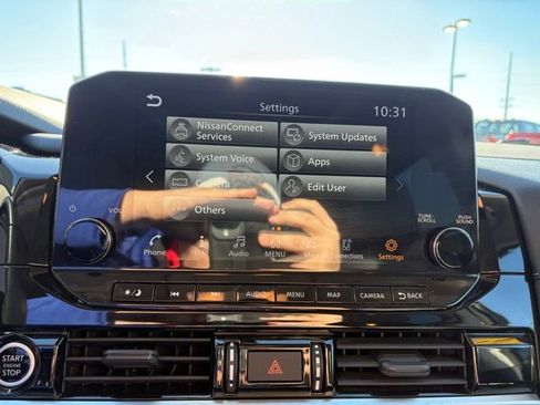 Used 2022 Nissan Pathfinder SL image 17