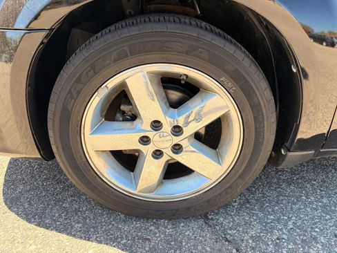 Used 2013 Dodge Avenger SE FWD image 19