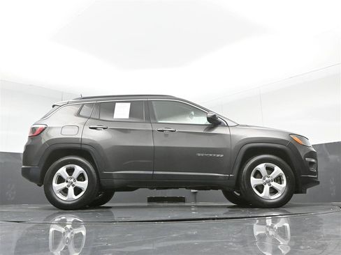 Used 2017 Jeep Compass Latitude w/ Safe & Security Group AWD/4WD image 32