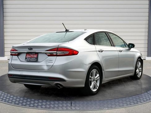 Used 2018 Ford Fusion SE FWD image 7