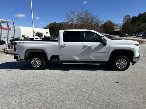 Used 2024 Chevrolet Silverado 2500 LT image 4