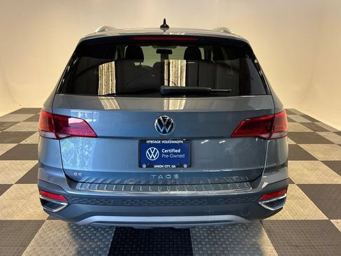 Certified 2022 Volkswagen Taos SE FWD image 4