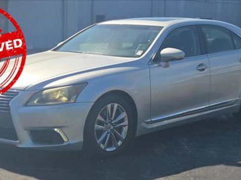 Used 2014 Lexus LS 460 w/ Comfort Package RWD image 2