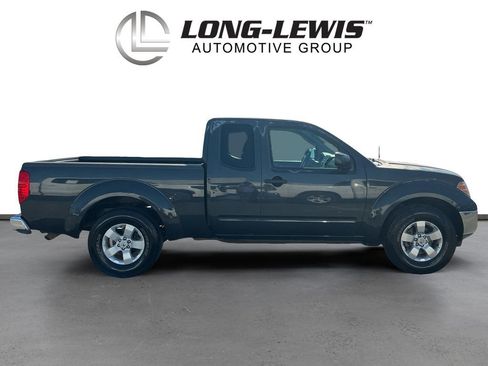 Used 2010 Nissan Frontier SE w/ SE Value Truck Pkg image 8