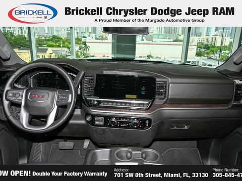 Used 2026 GMC Sierra 1500 SLT AWD/4WD image 8