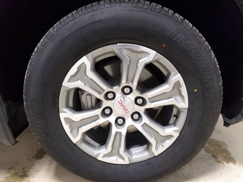 Used 2024 GMC Sierra 1500 SLT image 33