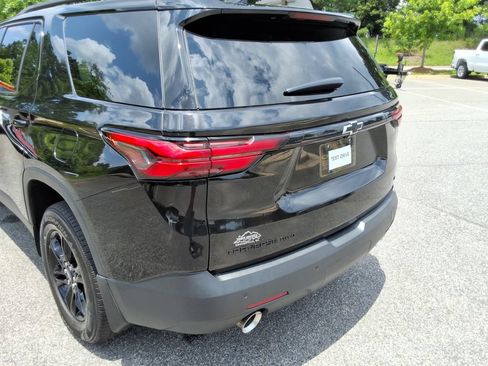 Used 2022 Chevrolet Traverse LT w/ Midnight/Sport Edition AWD/4WD image 13