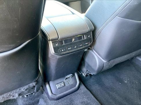 Used 2022 Toyota Highlander Platinum AWD/4WD image 9