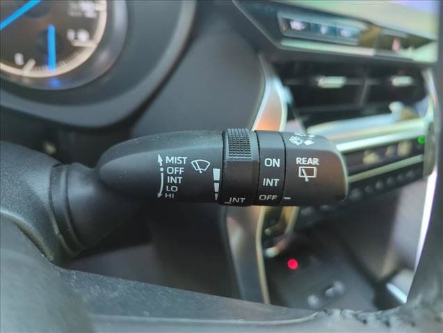 Certified 2023 Toyota Venza XLE AWD/4WD image 18