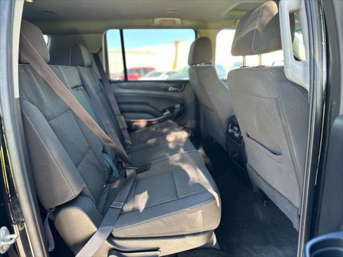 Used 2017 GMC Yukon XL SLE w/ SLE Value Package image 19