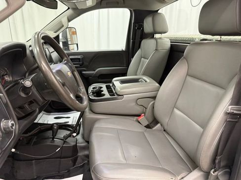 Used 2019 Chevrolet Silverado 2500 W/T w/ Snow Plow Prep Package image 4