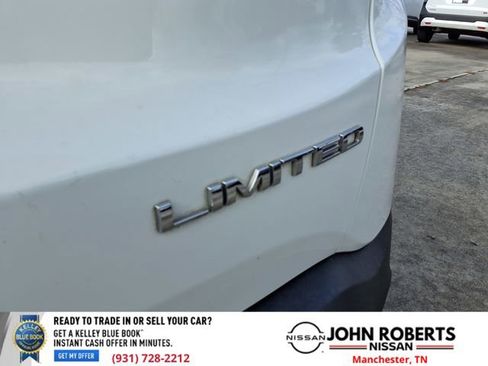Used 2016 Jeep Renegade Limited image 25
