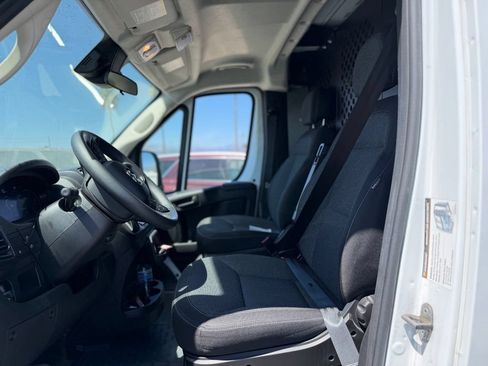 Used 2025 RAM ProMaster 2500 w/ U-Haul Equipment Group FWD image 4