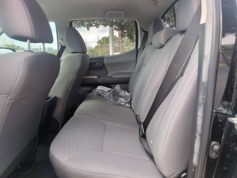 Certified 2022 Toyota Tacoma SR5 image 30