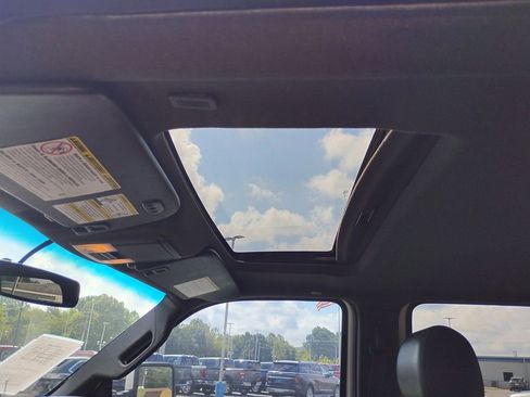 Used 2015 Ford F250 Platinum w/ FX4 Off-Road Package image 31