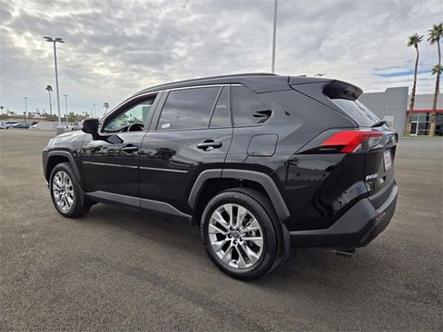 Certified 2025 Toyota RAV4 XLE Premium image 6