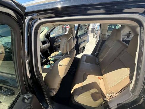 Used 2014 Jeep Compass Latitude FWD image 15