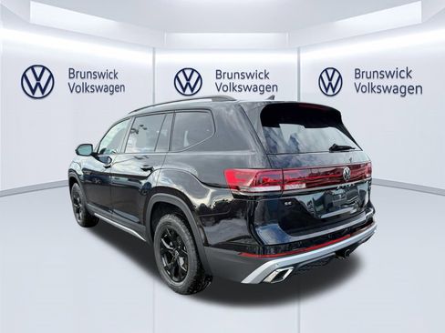 New 2026 Volkswagen Atlas Peak Edition image 4