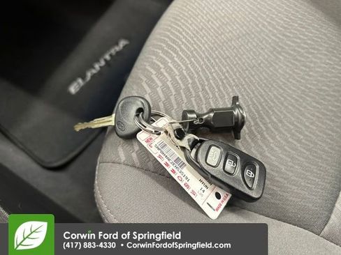 Used 2014 Hyundai Elantra SE image 24