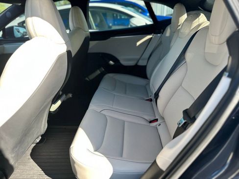 Used 2022 Tesla Model S Plaid image 11