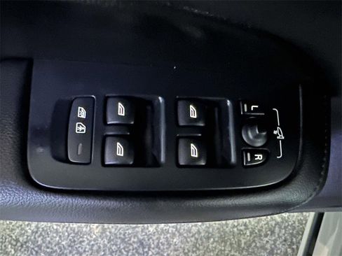 Used 2019 Volvo S60 T6 Momentum image 19