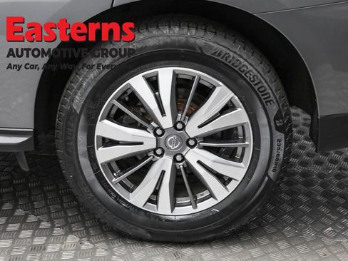 Used 2020 Nissan Pathfinder S image 8