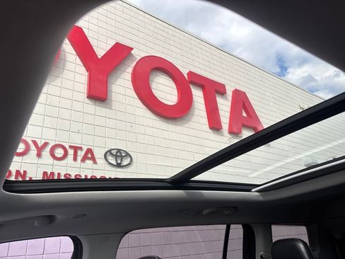 Used 2021 Jeep Grand Cherokee L Limited w/ MOPAR Finishing Package image 16