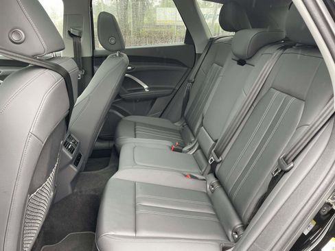 Used 2025 Audi Q5 Premium Plus w/ Premium Plus AWD/4WD image 12