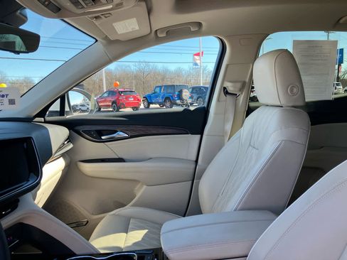 Used 2023 Buick Envision Avenir image 10