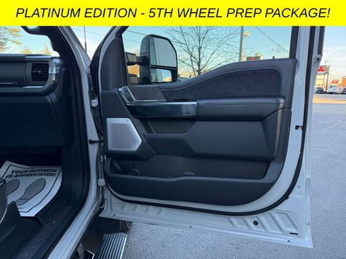 Used 2025 Ford F250 Platinum image 22