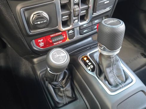 New 2026 Jeep Gladiator Mojave image 13