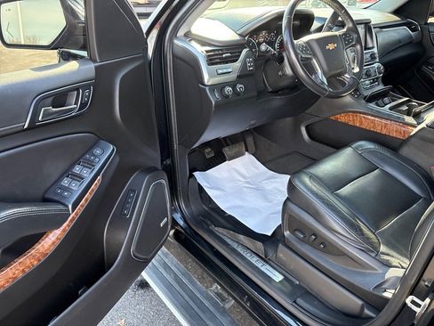 Used 2020 Chevrolet Suburban Premier image 20