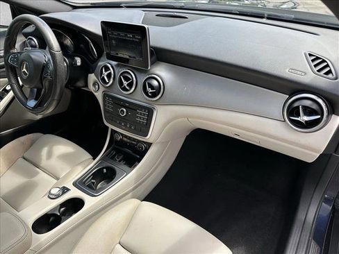 Used 2017 Mercedes-Benz GLA 250 image 29