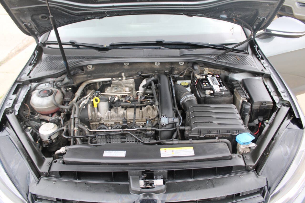 Used 2021 Volkswagen Golf 4-Door FWD image 23