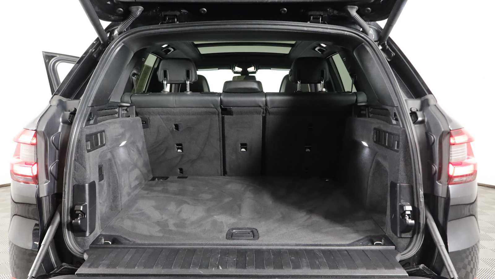 Used 2020 BMW X5 xDrive40i w/ Premium Package AWD/4WD image 32