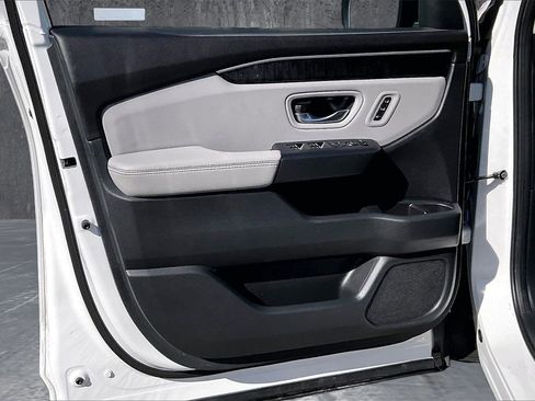 Used 2024 Honda Pilot Elite image 20