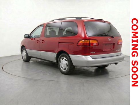 Used 1999 Toyota Sienna XLE FWD image 4