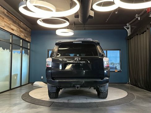 Used 2021 Toyota 4Runner SR5 AWD/4WD image 4