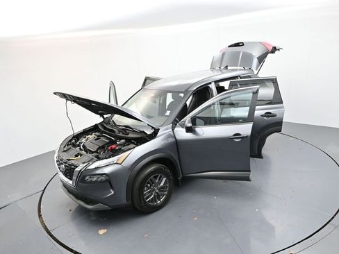 Used 2023 Nissan Rogue S image 34