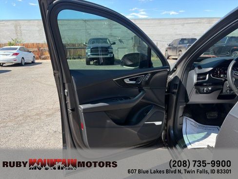 Used 2018 Audi Q7 3.0T Prestige AWD/4WD image 9