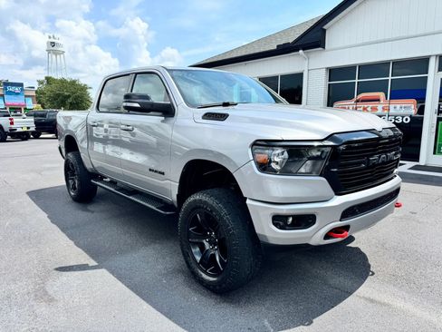 Used 2021 RAM 1500 Big Horn AWD/4WD image 3